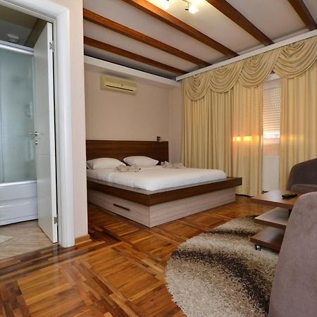Garni Hotel Kaca Kragujevac Exterior foto